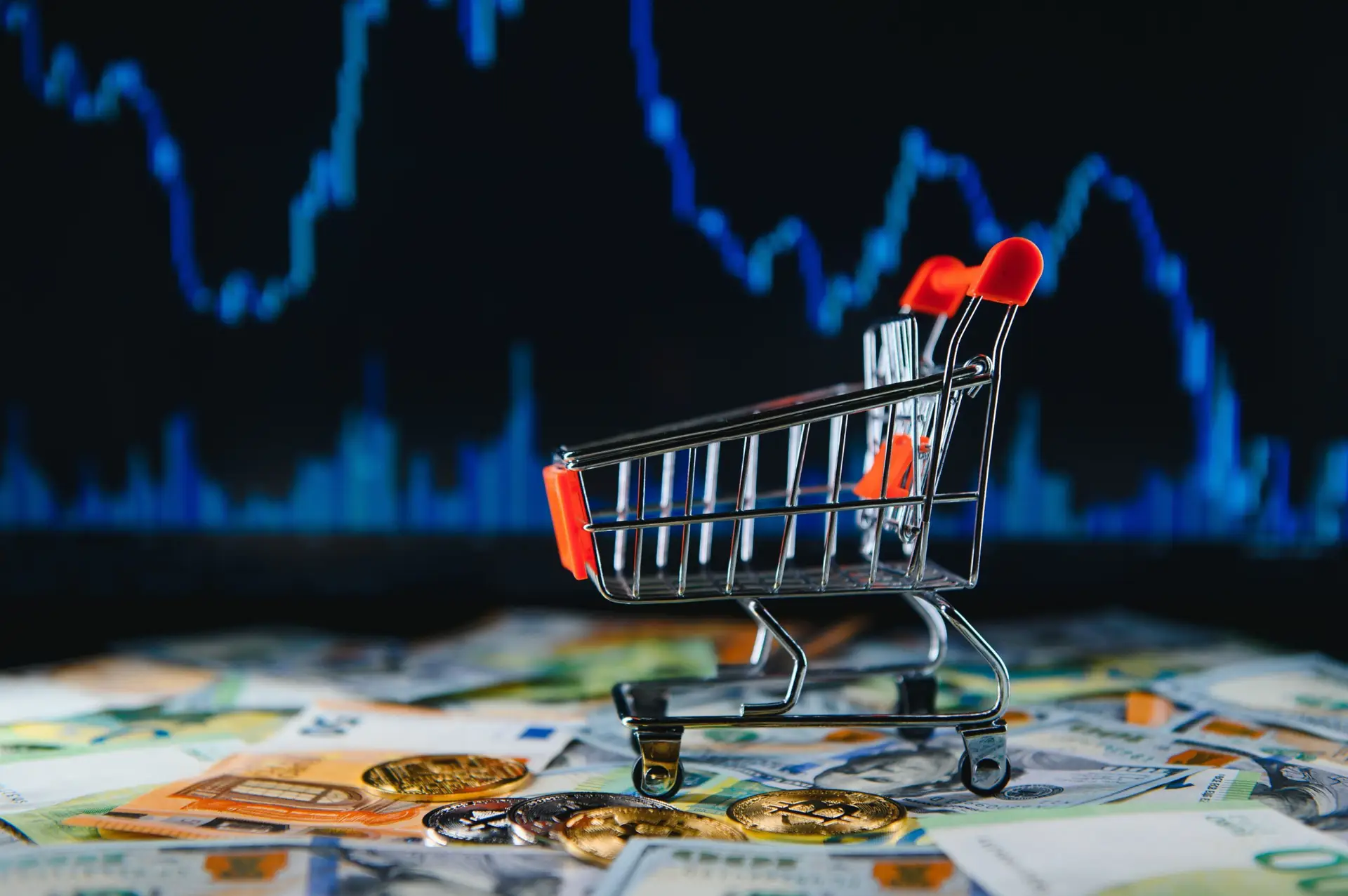 close-up-heap-of-golden-bitcoin-physical-coins-on-2023-12-28-02-40-08-utc close-up-heap-of-golden-bitcoin-physical-coins-on-2023-12-28-02-40-08-utc